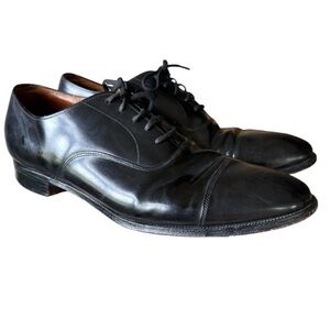 Church’s men’s luxury, leather lace up shoe custom grade leather size 9 1/2